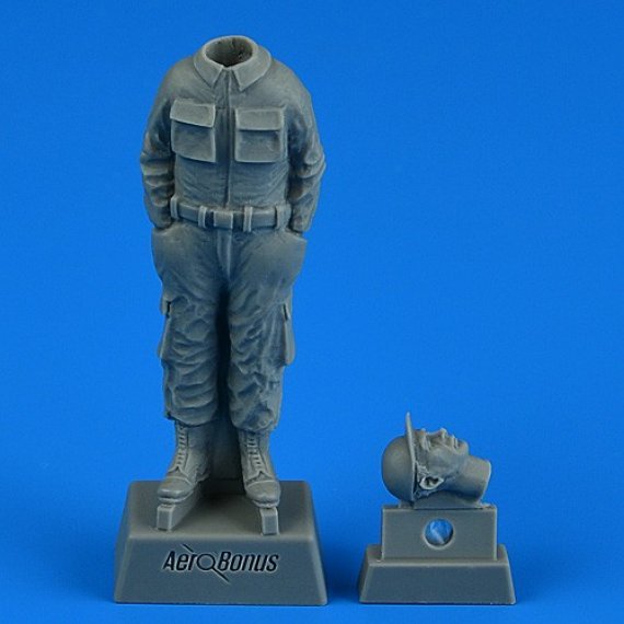 1/32 USAF Mechanic Korean War 1 figure