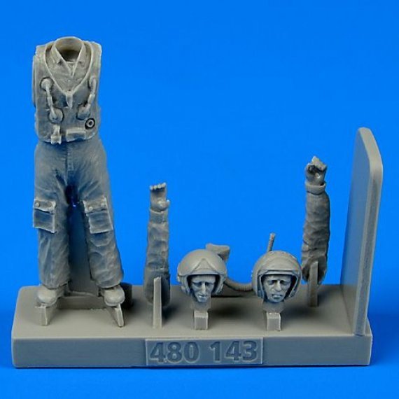1/48 Soviet Pilot with life jacket  the Cold War period