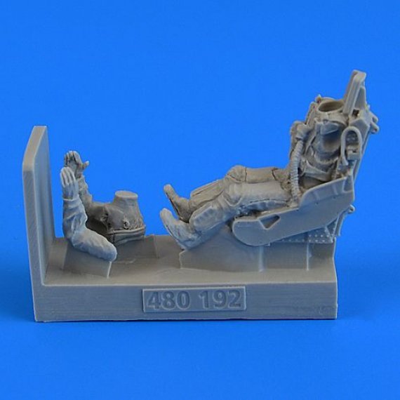 1/48 USAF Fighter Pilot for Northrop F-5A/C with ejection seat
