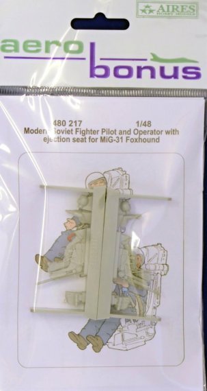 1/48 Modern Soviet Fighter Pilot & Operator with ejection seat