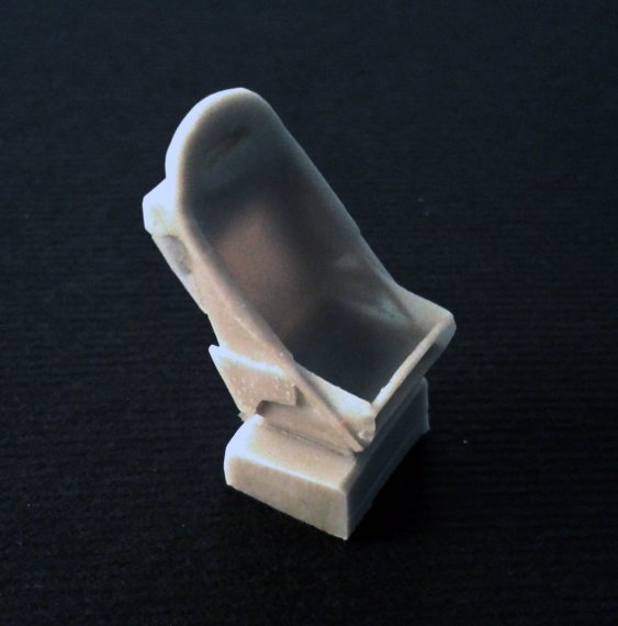 1/48 Junkers Ju-88 un-armoured pilot seat for any Ju 88 kit