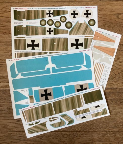 1/24 Fokker Dr.I Triplane streaked camouflage on unbleached line