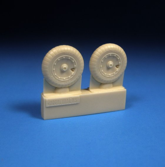 1/48 Focke-Wulf Fw-190 mainwheels with ribbed tires