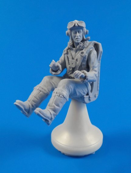 1/32 British Hawker Tempest Mk.V seated Pilot