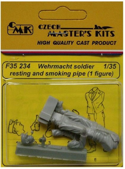 1/35 Wehrmacht soldier smoking pipe (1 figure)