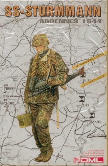 1/16 Sturmann Ardennes 44 German Machine gunner walking