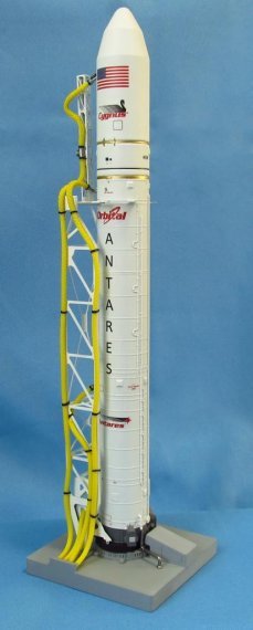 1/144 Antares Rocket Antares