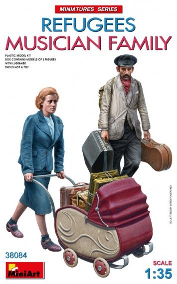 1/35 Refugees Musician Family with luggage