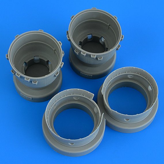 1/48 B-25J Mitchell cowlings & cooling flaps closed