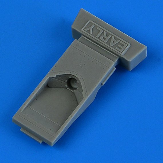 1/48 A-10A/A-10C Opened in-flight refueling slipway door early