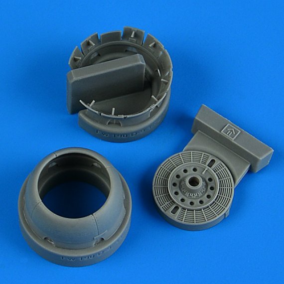 1/72 Fw 190D-9 cowling & cooling flaps opened IBG