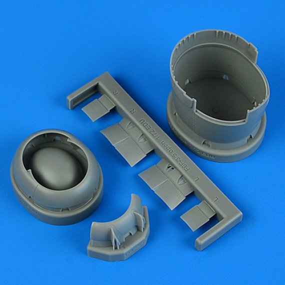 QuickBoost 1/72 F6F-3 Hellcat Cowling Open Late Flaps