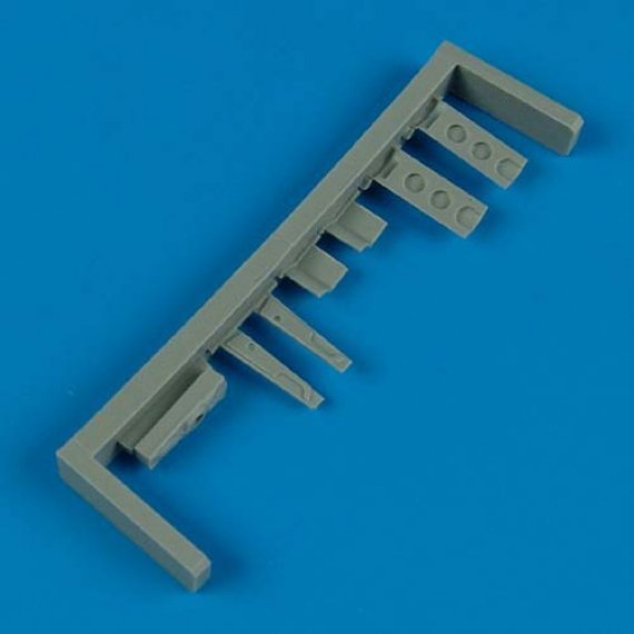 1/72 P-40 warhawk undercarriage covers (ACAD)