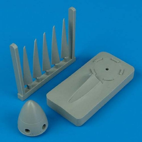 1/48 Spitfire Mk. XIV propeller w/tool (ACAD)