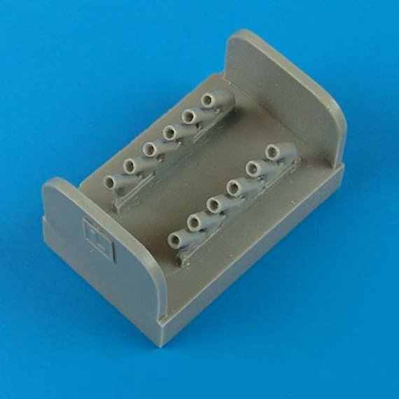 Spitfire Mk. VIII exhaust  round