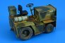 1/32 United Tractor G40C Tow Tractor image 1