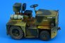 1/32 United Tractor G40C Tow Tractor