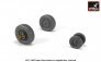 1/32 F-100D Super Sabre resin wheels with weighted tires