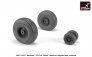 1/48 F-111 Aardvark early type wheels with weighted tires
