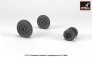 1/72 Early production F-4 Phantom II wheels with weighted tires