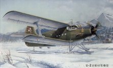 Trumpeter Antonov An-2 Colt su sci 1/72 Trumpeter Antonov An-2 Colt su sci 1/72